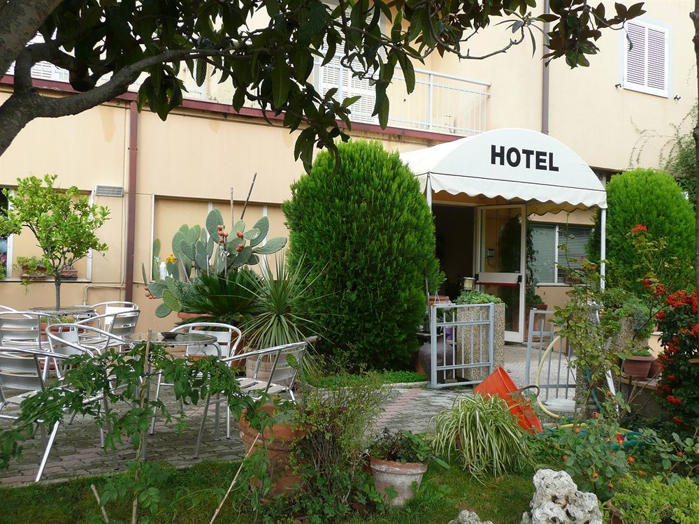 Hotel Darsena Passignano sul Trasimeno Eksteriør bilde